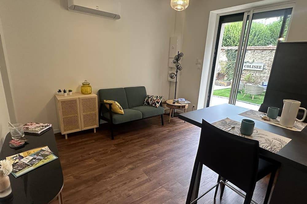 Encantador gîte céntrico con terraza en Moulins, climatización incluida in Moulins, Allier (desambiguación)