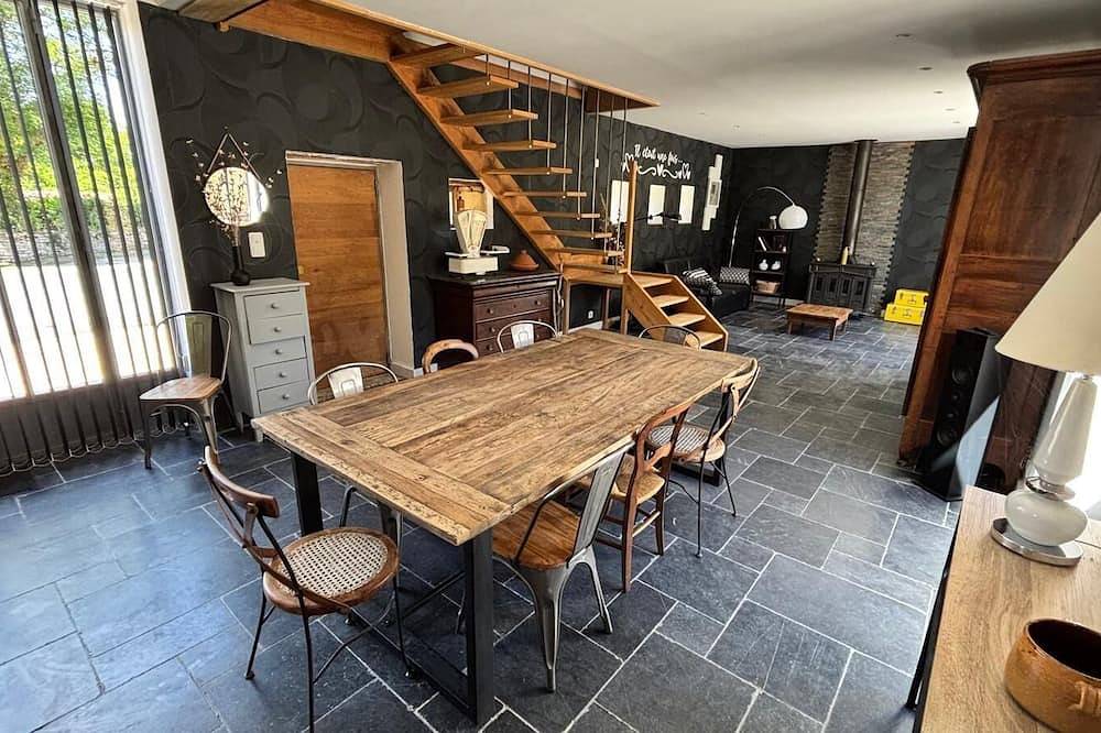 Gite de charme avec spa au coeur du périgord noir. Idéal pour les familles. in Campagne (homonymie), Périgord Noir