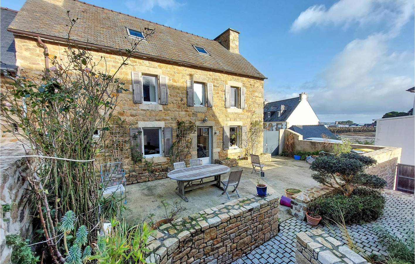 Acogedor apartamento junto a la playa con piscina y aparcamiento in Loguivy de la Mer, Ploubazlanec