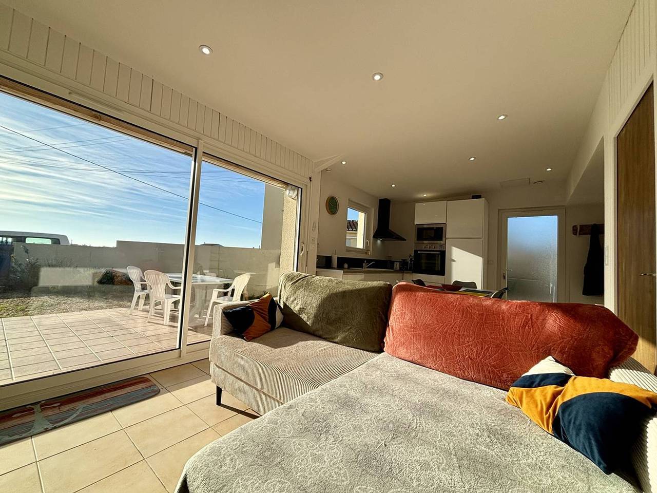 Ruhiges Haus 2 Schlafzimmer nahe Meer, Parkplatz, Terrasse in Saint-Denis-d'Oléron, Côte de Beauté