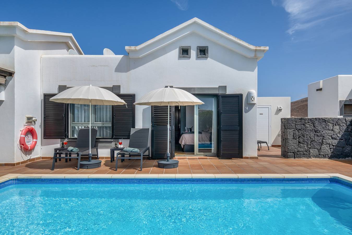 Vacation Villa 'Casa Karoline' with Private Pool and Wi-Fi in Montaña Roja, Yaiza