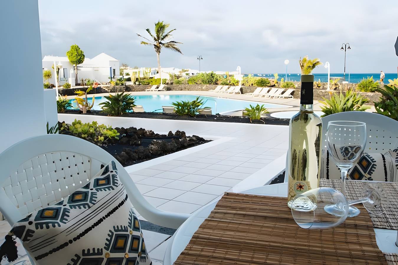 Ferienhaus 'Caleta Campos Bungalows' mit Meerblick, Gemeinschaftspool und Wlan in Punta de las Mujeres, Haría