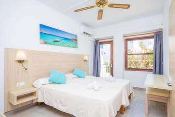 Hotel in Cala d'Or, Santanyí für 2 
