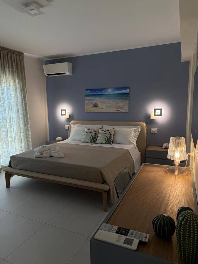 Location de vacances pour 2 personnes, avec vue et jardin à Melito di Porto Salvo - 4