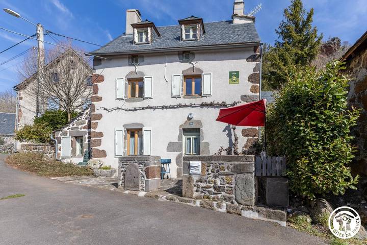 Gîte pour 4 personnes, avec Terrasse ainsi que Jardin et Vue