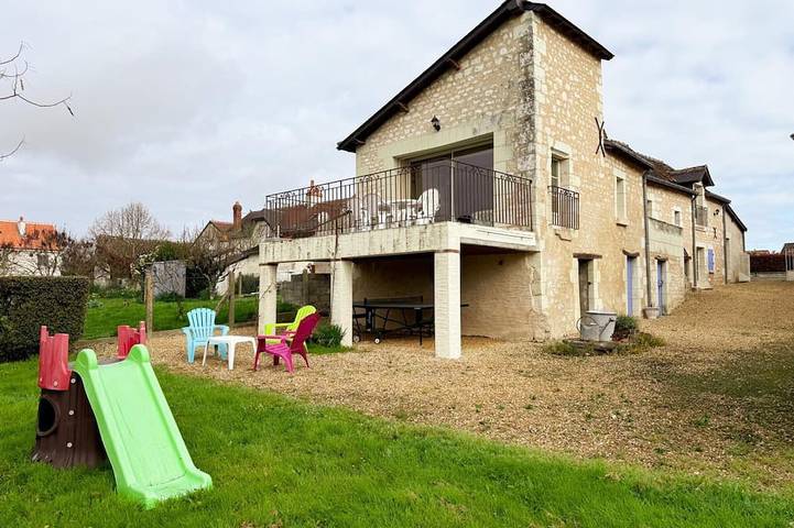 Gîte pour 7 personnes, avec jardin à Pouzay