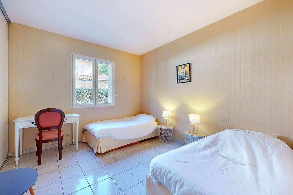 Lovely home in Les Mathes with Wifi in La Palmyre, Les Mathes