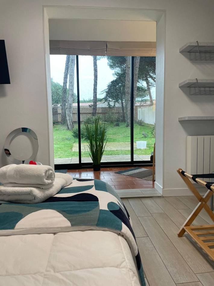 Location de vacances pour 2 personnes, avec jardin, animaux acceptés sur l' Île de Ré - 3