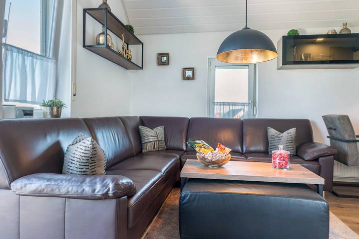 Hel lejlighed, Apartment "Romanas" with Private Terrace & Wi-Fi in Ostrach, Region Bodensee-Oberschwaben