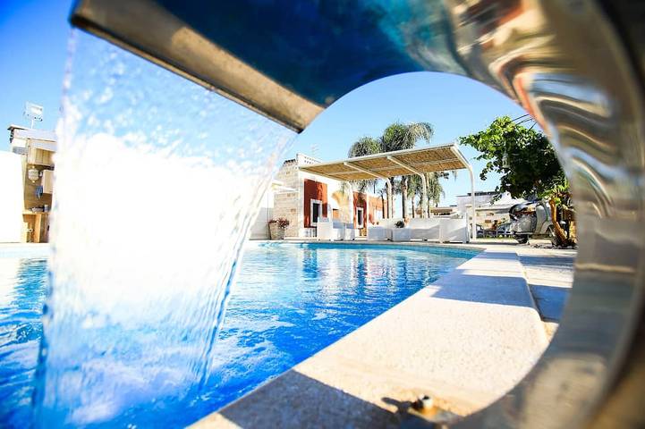 Villa per 7 persone, con piscina e idromassaggio nonché giardino, con animali domestici - 1