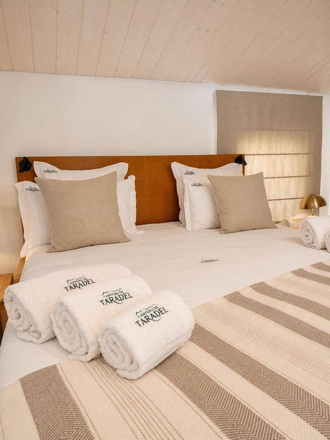 Hôtel pour 2 personnes, avec Terrasse et Jacuzzi ainsi que Jardin et Piscine à Taradeau - 2