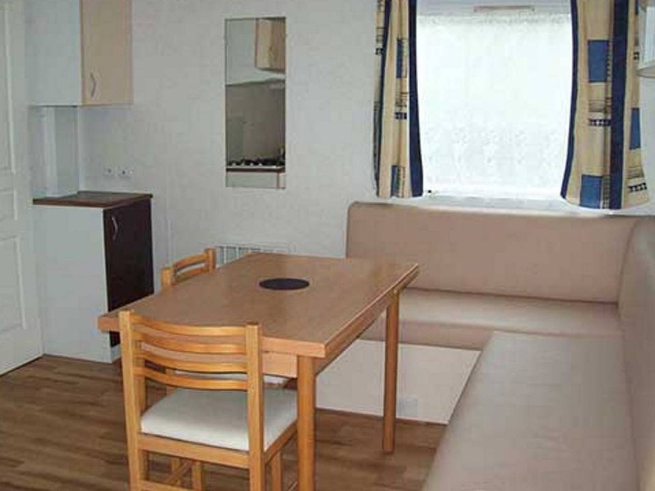 Familien-Mobilheim mit Terrasse für 6 Personen in Vairé, Loire-Tal