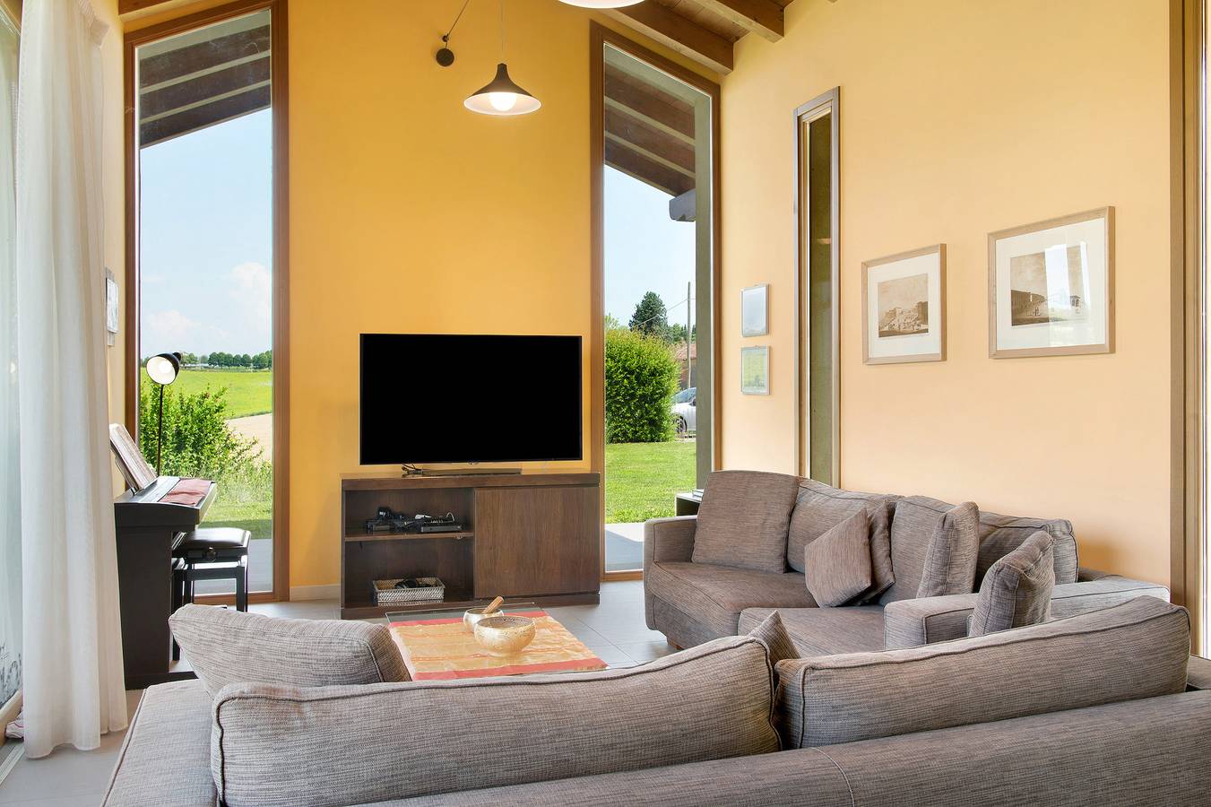 Entire apartment, Apartment 'Ecohouse Tra Le Vigne' with Mountain View, Private Garden and Wi-Fi in Moncalvo, Asti Province