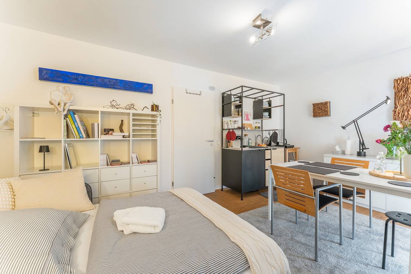 Ganzes Studio, Studio-Apartment 'Wohnen mit Kunst in Köln' mit WLAN in Köln, Rheinland