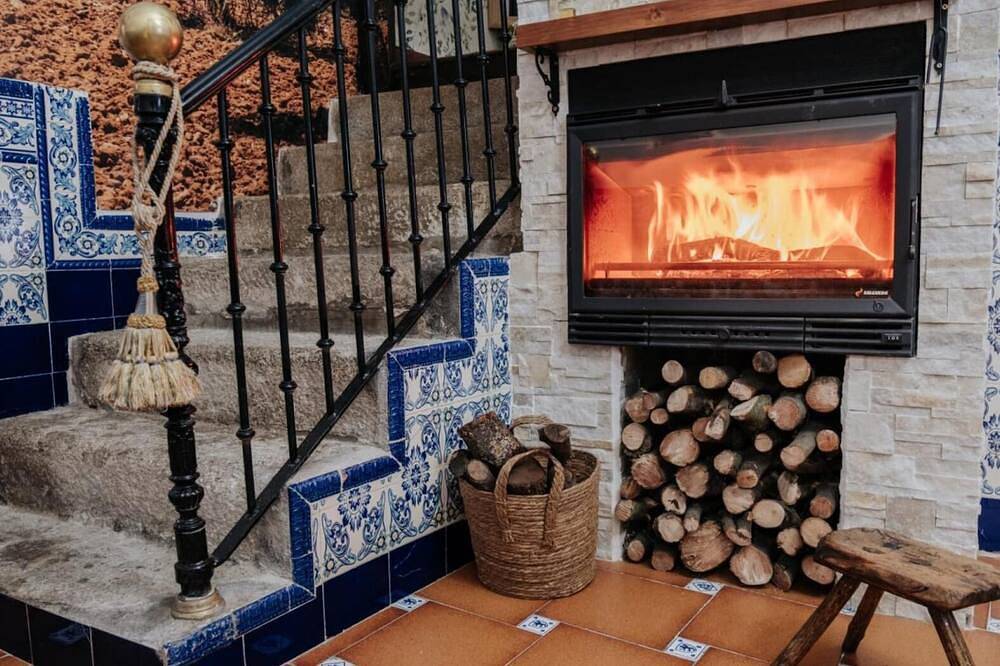 Casa de vacaciones 'Casa Rural El Puente Grande' con piscina privada, Wi-Fi y aire acondicionado in Navahermosa, Provincia de Toledo