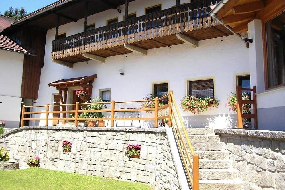 Ganze Wohnung, Fewo mit Balkon für 2 Personen mit Frühstück möglich in Wegscheid, Passauer Land