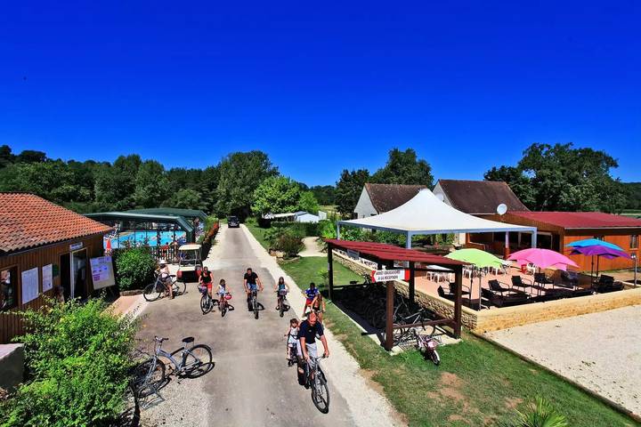 Chalet pour 4 personnes, avec Terrasse et Piscine
