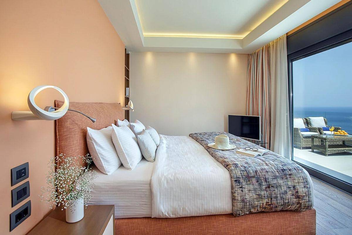 Appartement entier, Readmyhostprofile # Luxury 6 Bedroom Villa with Pool in Myrties, Kalymnos