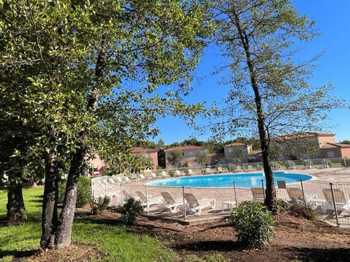 Location de vacances pour 6 personnes, avec bassin pour enfant et vue ainsi que jardin et piscine dans Plage Venga Di L Oru Santa Maria Poggio - 2