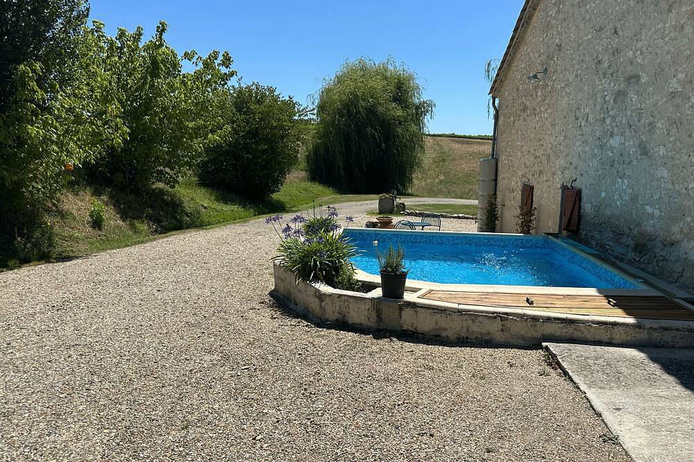 Gîte amongst the vines in Esclottes, Région de Marmande
