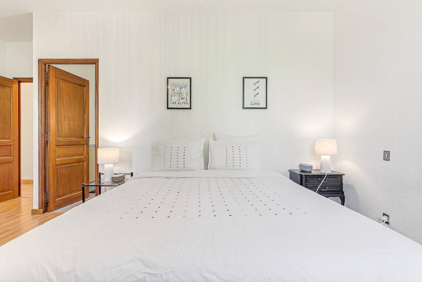 Guest Room – Chambre Blanche 28 m² – Mountain View & Private Pool in Gap, Gap region