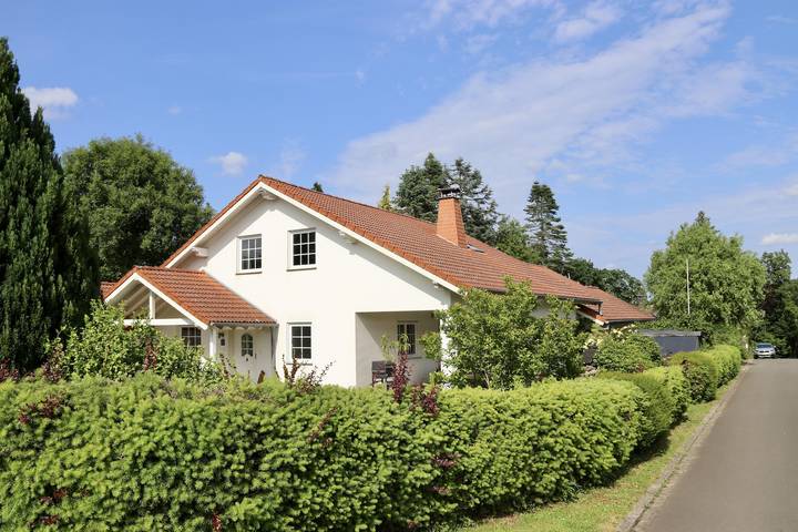 Ferienwohnung für 6 Personen, mit Terrasse und Garten in Manderscheid