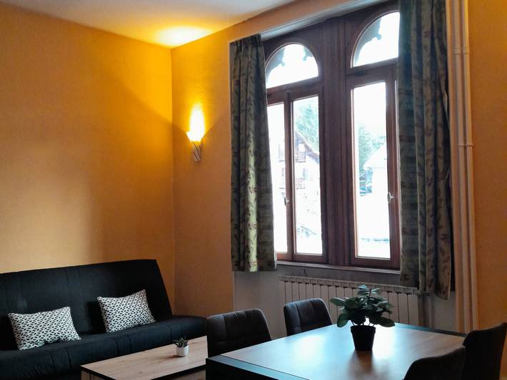 Appartement de vacances pour 4 personnes, avec Balcon et Jacuzzi ainsi que Terrasse et Piscine