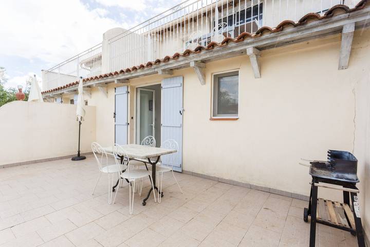 Gîte pour 4 personnes, avec piscine ainsi que terrasse et jardin à Beaucaire - 3