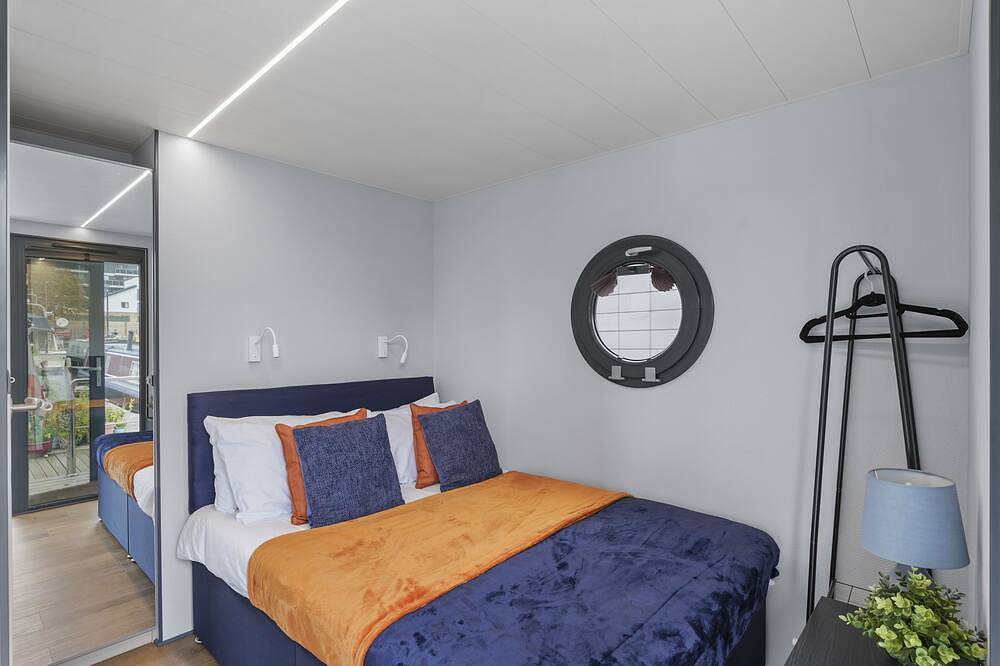 Lovely Water Lodge in London - Sleeps 6 in Tower Hamlets, London