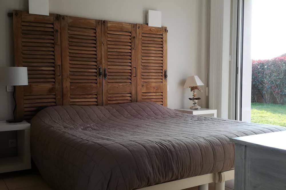 House with heated pool, all comforts, 500 m from the beach in Sarzeau, Côte des Mégalithes