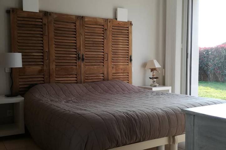 House with heated pool, all comforts, 500 m from the beach in Sarzeau, Côte des Mégalithes