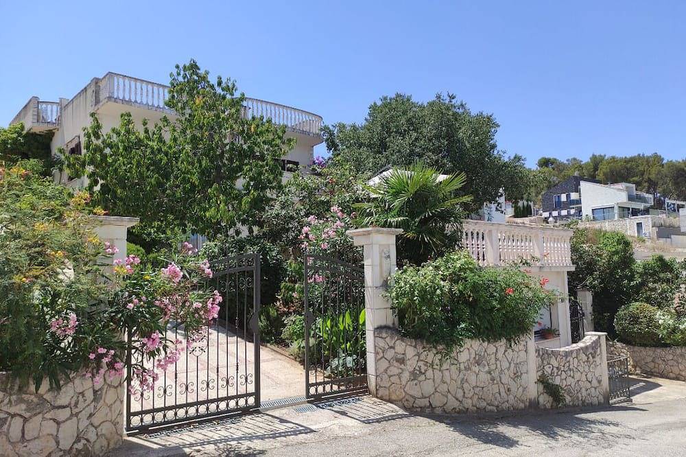 Ganze Wohnung, Villa Caroline - Studio apartment in Okrug Gornji, Ciovo