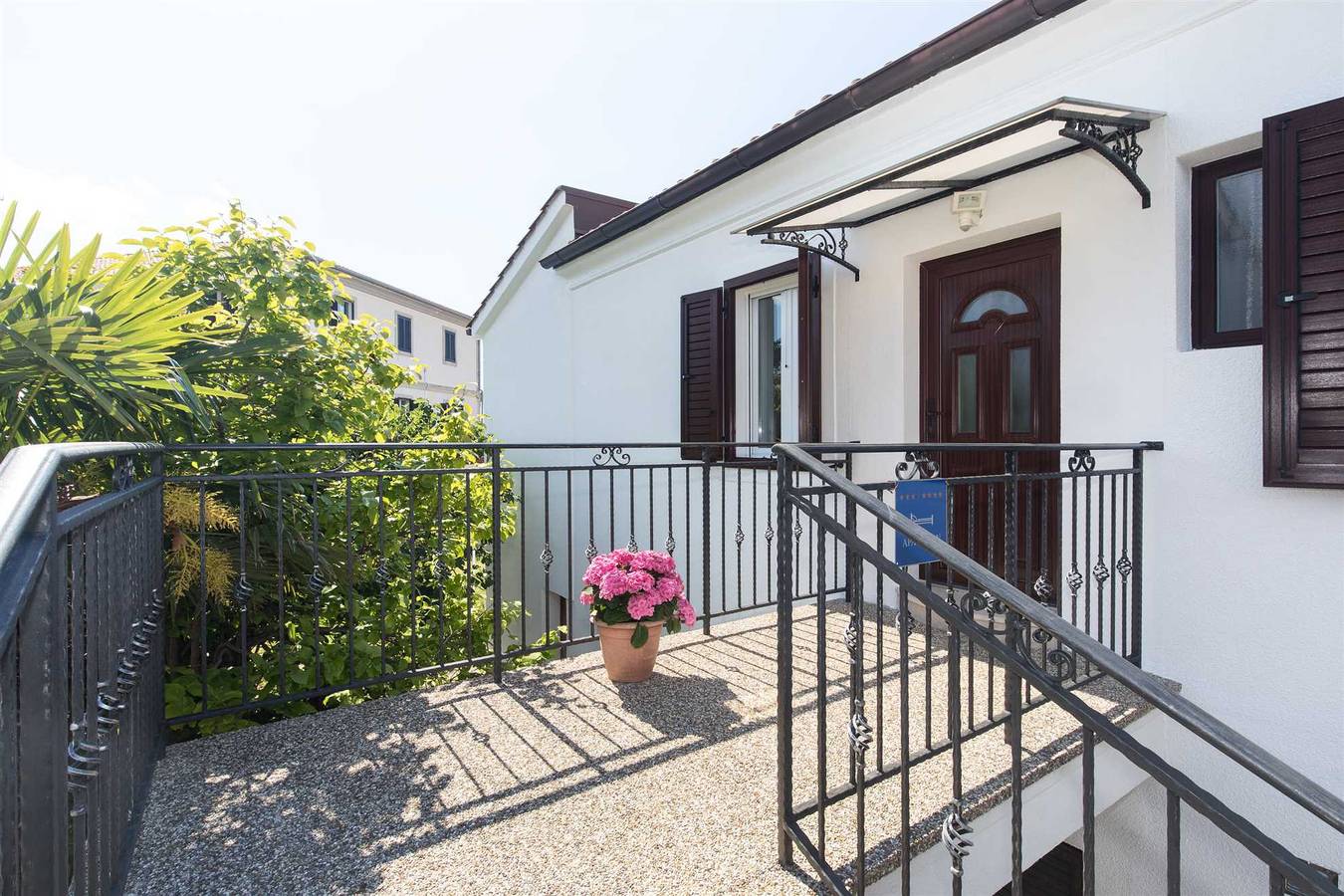 Ganze Wohnung, Apartment Nika mit Meerblick in Malinska-Dubašnica, Krk