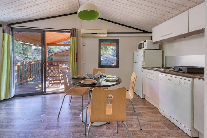 Location de vacances pour 6 personnes, avec piscine et terrasse à Solliès-Toucas - 2