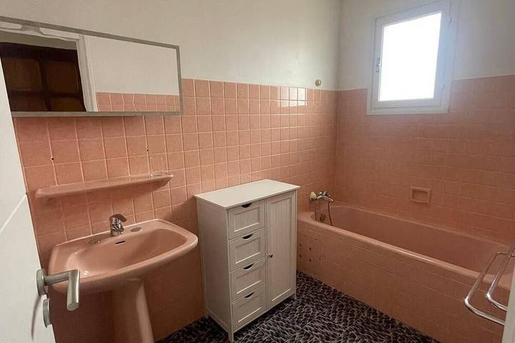 Entire apartment, Le Serre 2 - Apartment in a detached house in the mountains in Belvédère, Nice region