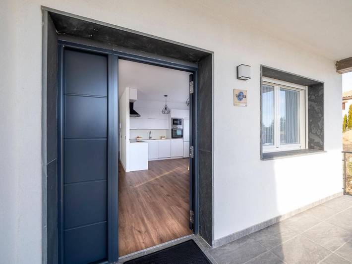 Location de vacances pour 12 personnes, avec terrasse ainsi que vue et jardin à Las Navas del Marqués - 4