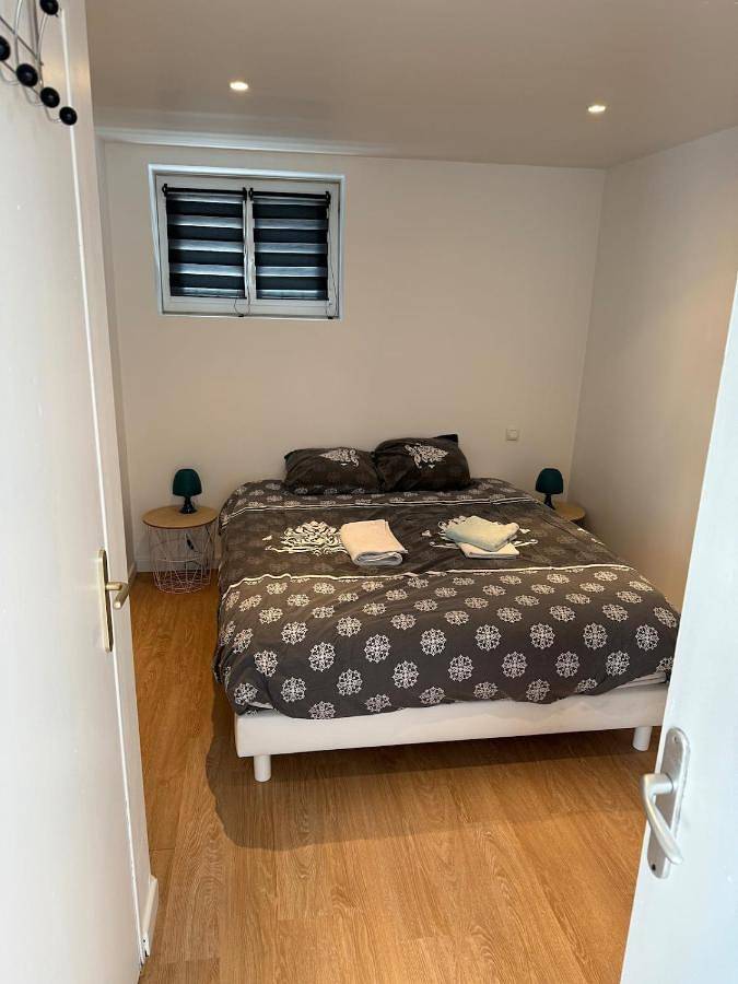 Appartement entier, Two-Bedroom Apartment in Fabrezan, Région de Narbonne