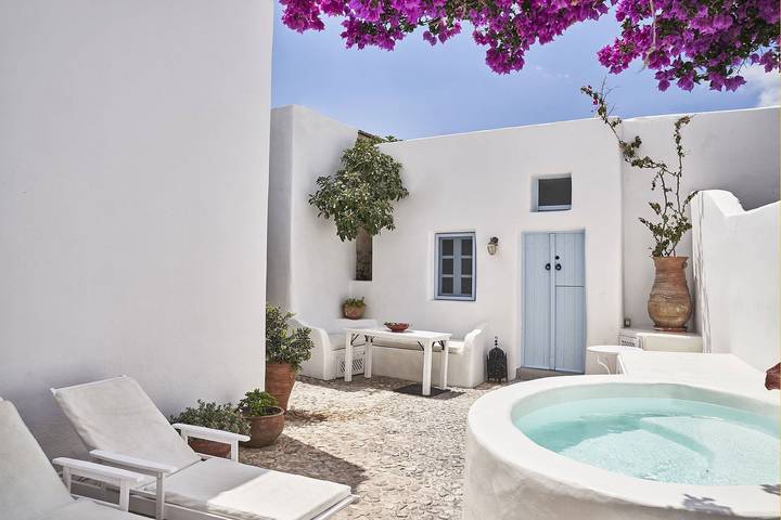 Villa pour 4 personnes, avec terrasse ainsi que jardin et jacuzzi à Santorin - 2