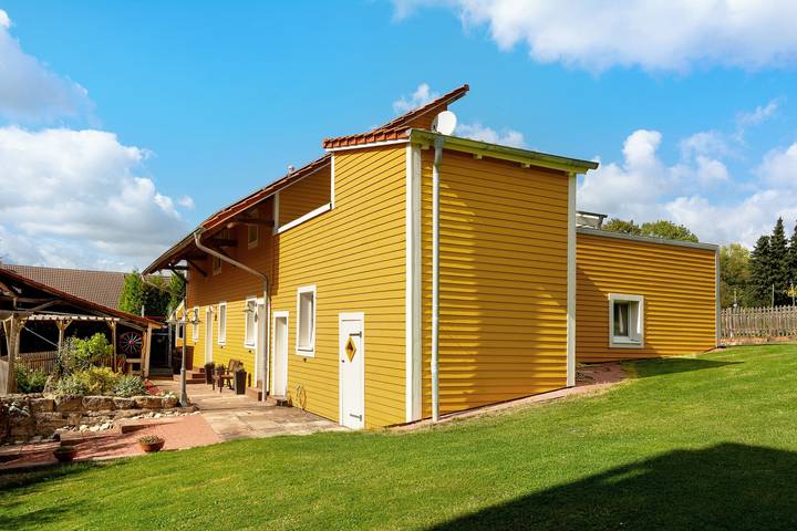 Ganze Wohnung, Ferienwohnung "Fewo 1 - Osterberg" mit Privatterrasse, Gemeinschaftsgarten & WLAN in Landkreis Kassel