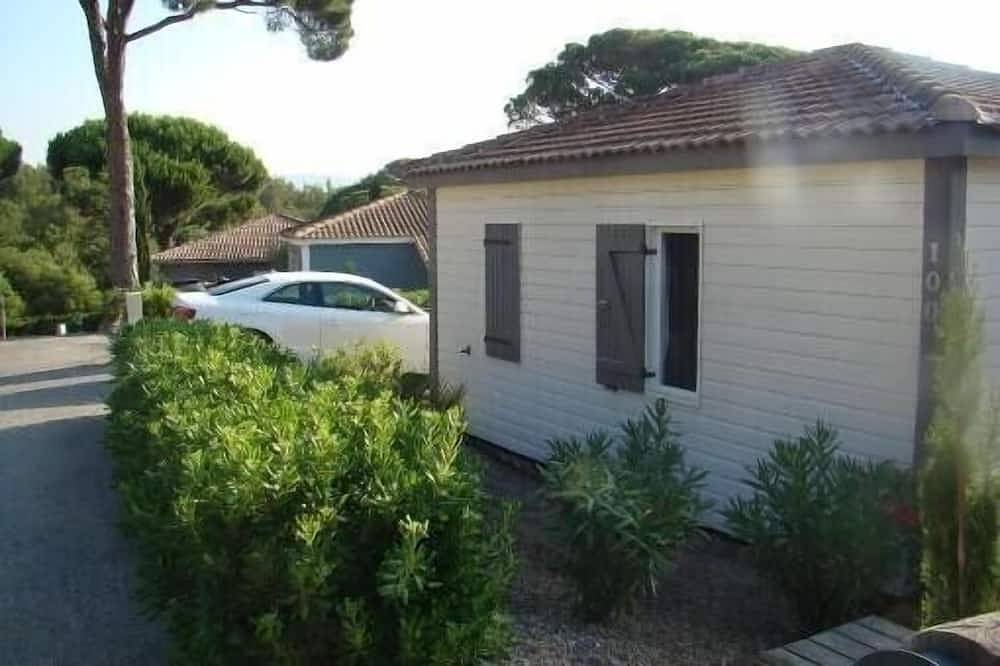 Beautiful Mini Villa In Residential Leisure Park Promo from 06/30 to in Gassin, Mediterranean Coast (France)
