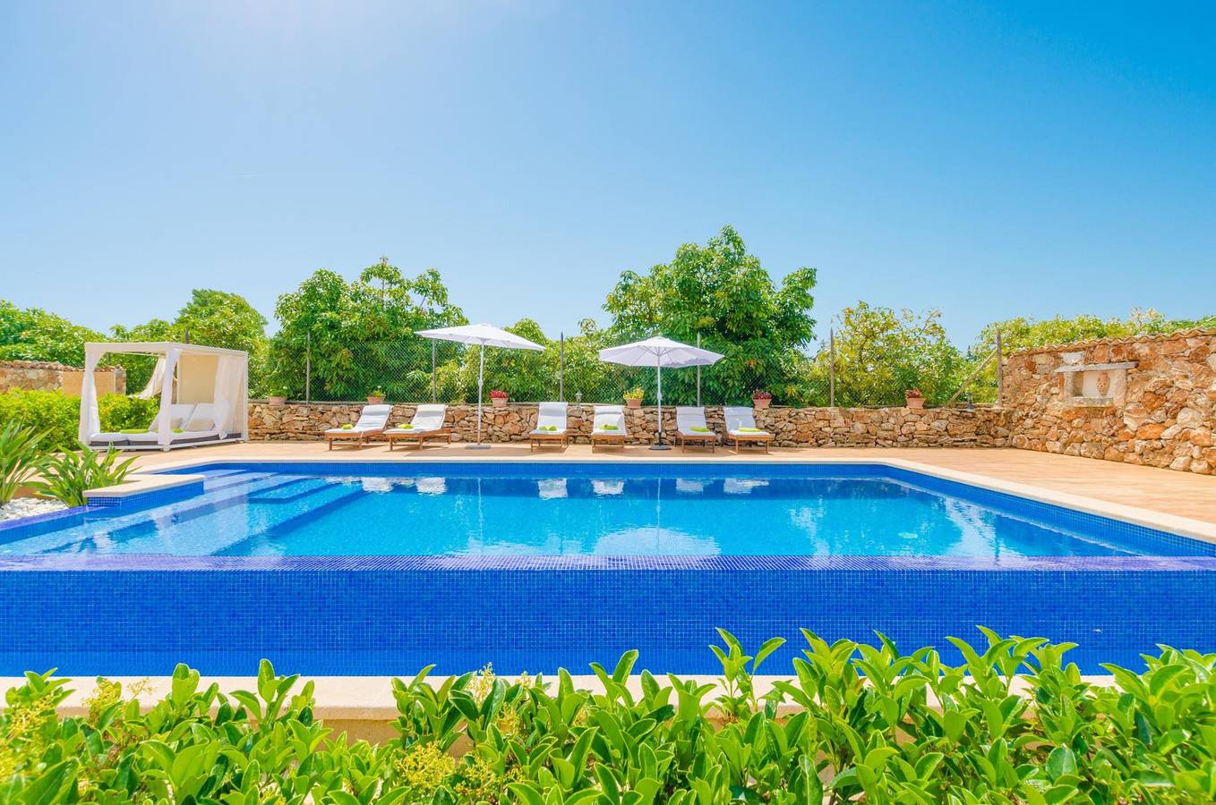 Es Moyà Des Pins - Villa con piscina privada en Muro. Wifi Gratis in Muro, Mallorca Norte