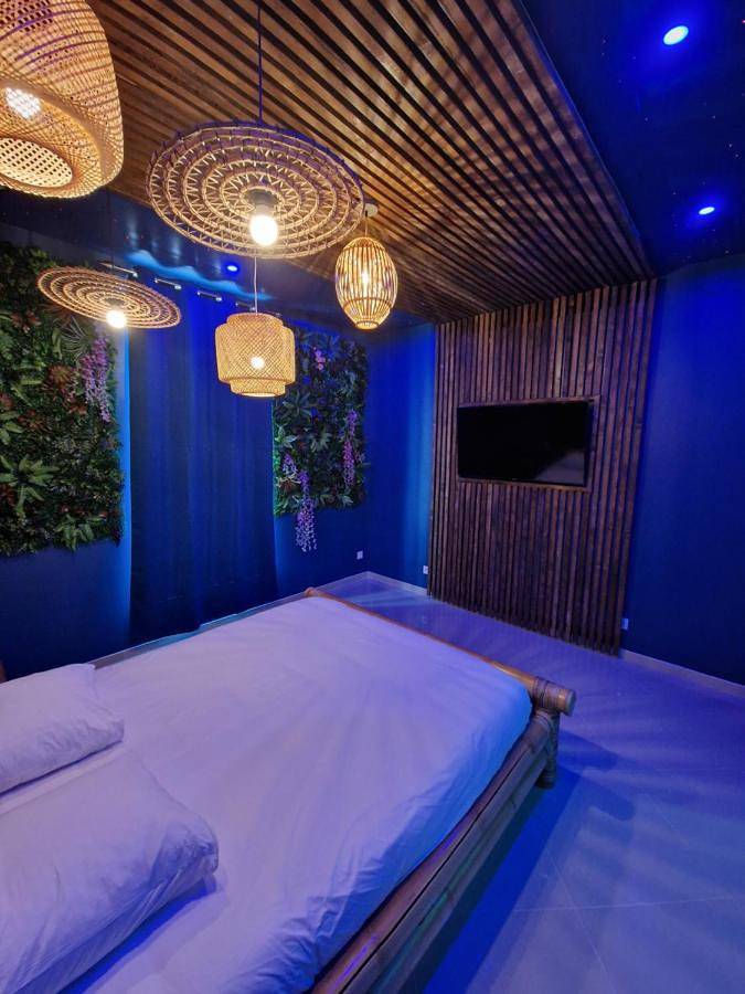 Appartement entier, Suite Tropicale avec jacuzzi Yaospa60 in Laigneville, Oise