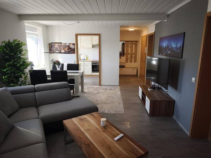Ferienwohnung für 5 Personen, mit Balkon und Terrasse sowie Ausblick in Schiffweiler