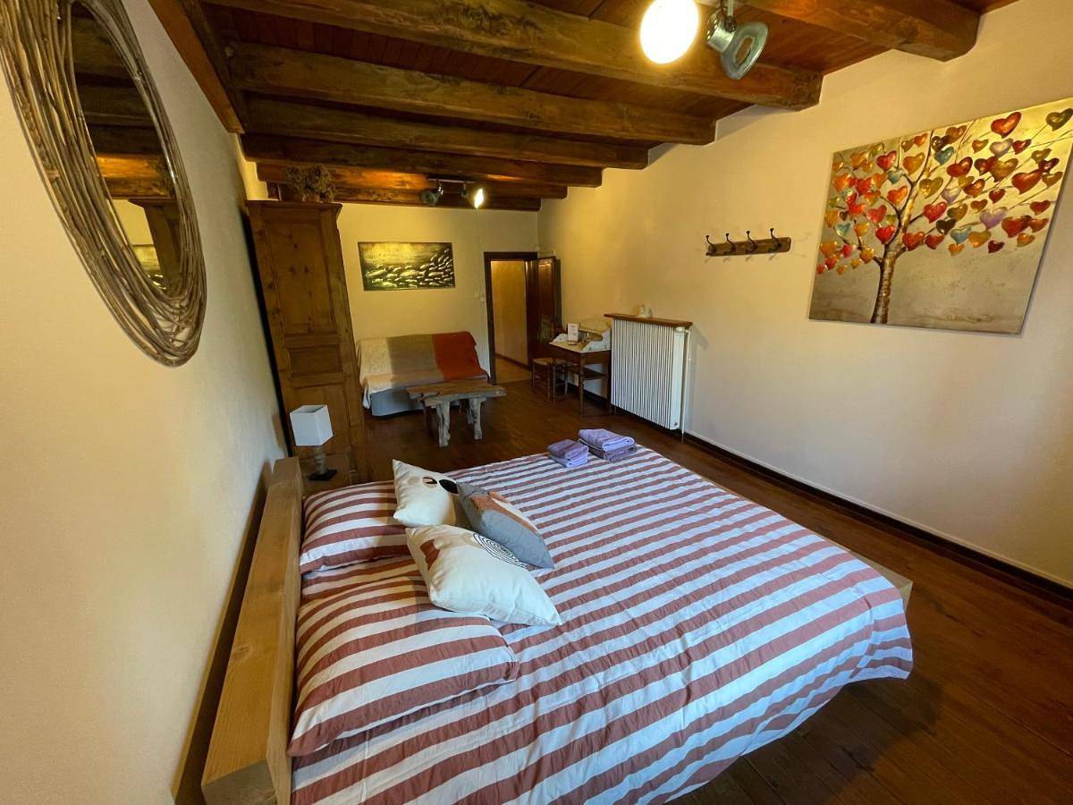 Chambres d'hôtes avec entrée privative au calme dans maison de village au-villard in Saint-Jorioz, Parc naturel régional du Massif des Bauges