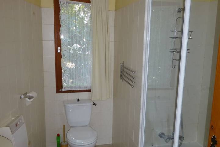 Location de vacances pour 6 personnes, avec jacuzzi ainsi que balcon et jardin à Ginestas - 4
