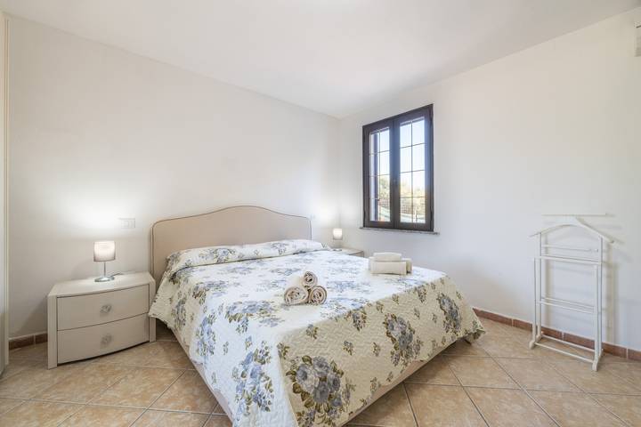Holiday Home 'Casa Francesca' with Mountain View, Wi-Fi and Air Conditioning in Villa San Pietro, Cagliari Province