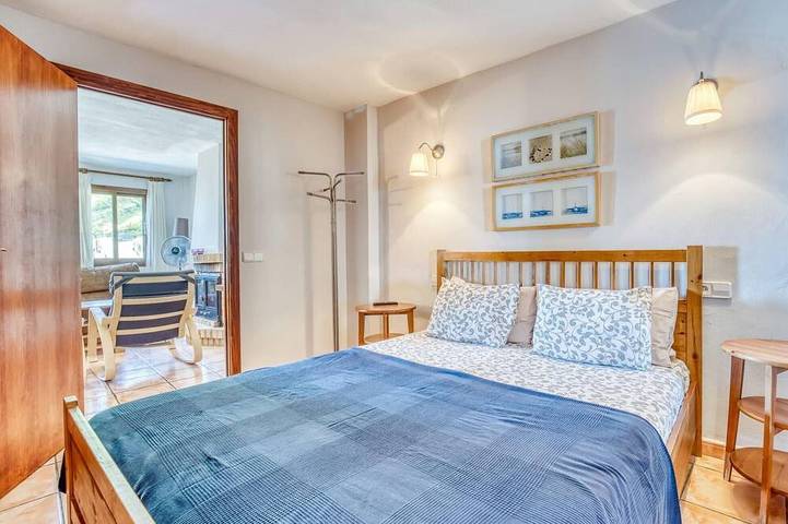 Entire apartment, Amazing apartment in Valldemossa with WiFi in Port de Valldemossa, Valldemossa