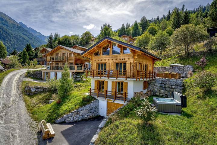 Chalet für 10 Personen, mit Balkon und Garten, kinderfreundlich - 1