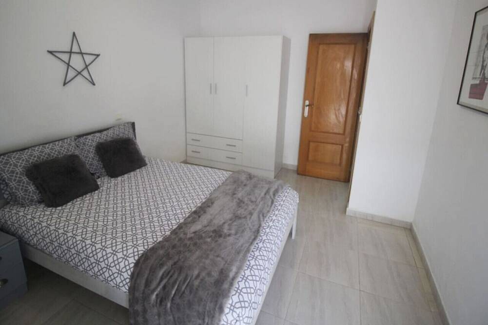 Entire apartment, Apto con 2 dormitorios en Ajo - El Faro 12008 in Bareyo, Cantabrian Coast