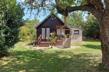 Gîte pour 2 personnes, avec piscine ainsi que terrasse et jacuzzi dans Eure-et-Loir